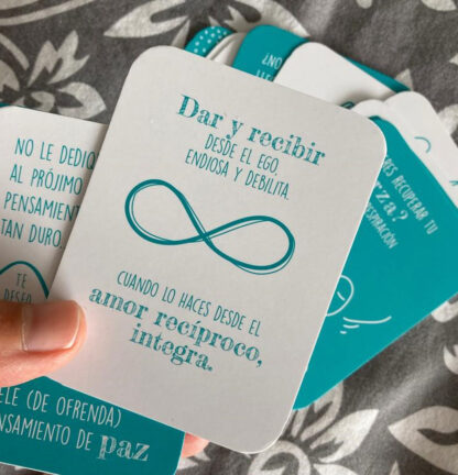 Con estas cartas, activarás pequeños hábitos que te devuelven el equilibrio y activan la fuerza necesaria para conectar con tu poder interior